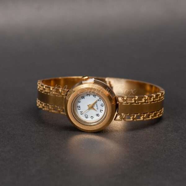 Golden Bracelet Watch Square Design - Image 2